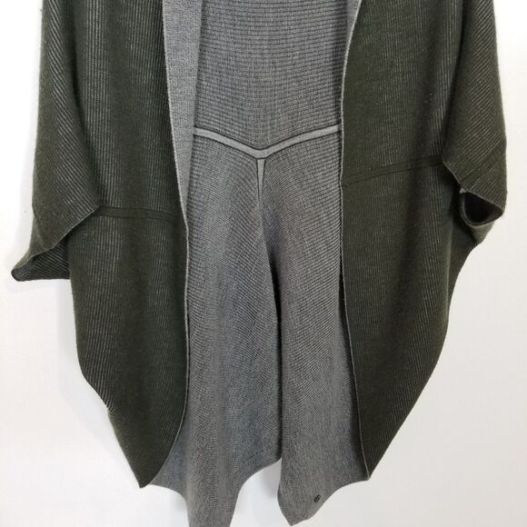LULULEMON Exaltation Reversible Open Front Cardigan Sz M Gray/Forest  Knit - Picture 4 of 8